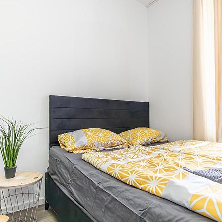 Near Schoenbrunn - Economy Rooms In Shared Apartment At Meidling Train Station Vienne Extérieur photo