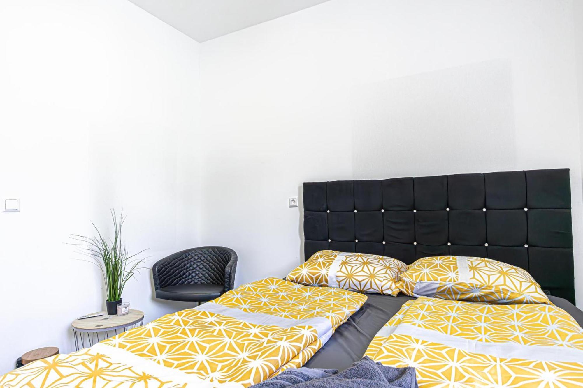Near Schoenbrunn - Economy Rooms In Shared Apartment At Meidling Train Station Vienne Extérieur photo