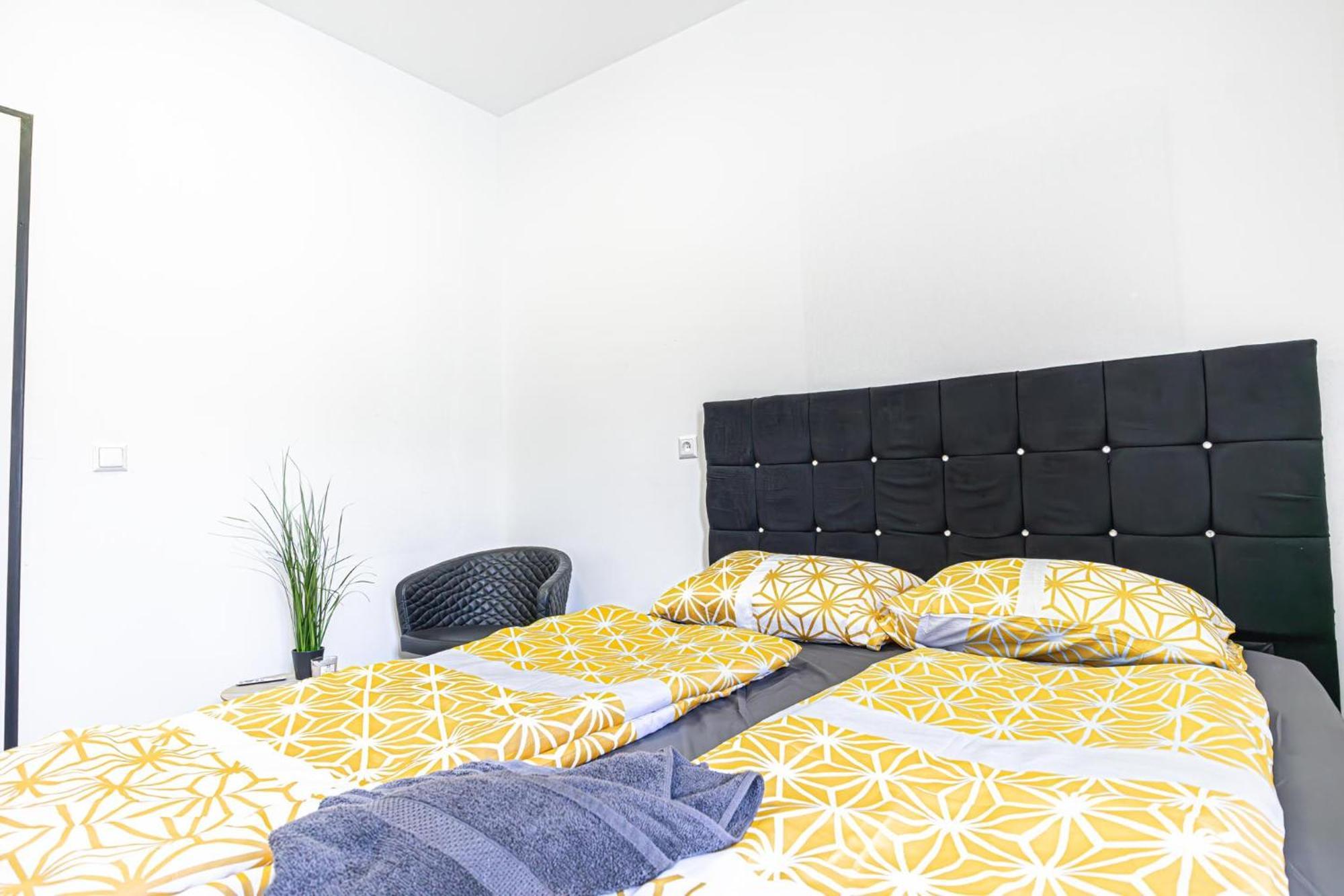 Near Schoenbrunn - Economy Rooms In Shared Apartment At Meidling Train Station Vienne Extérieur photo
