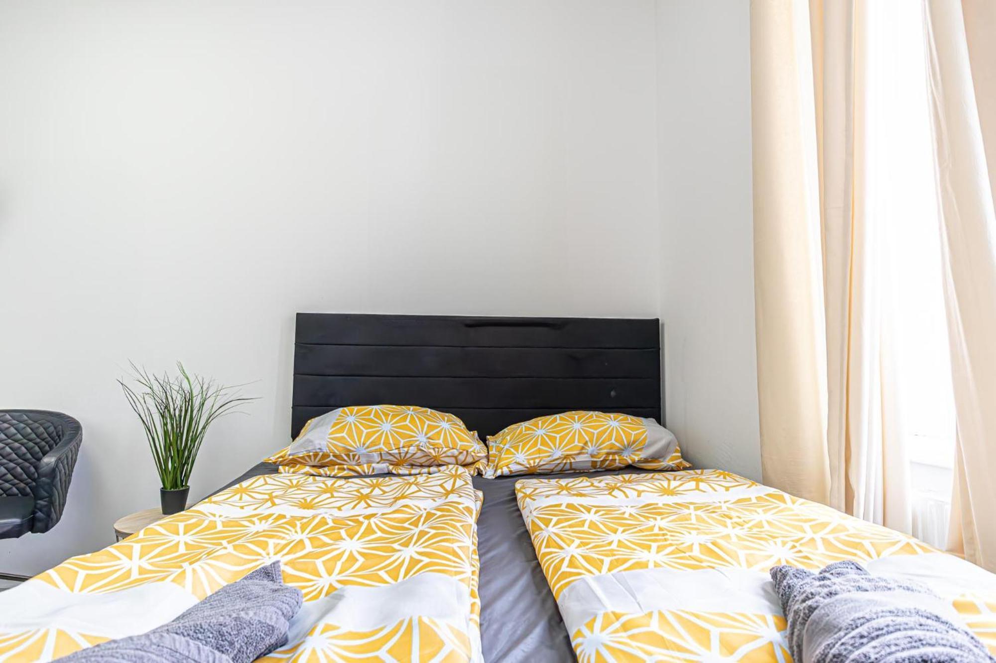Near Schoenbrunn - Economy Rooms In Shared Apartment At Meidling Train Station Vienne Extérieur photo