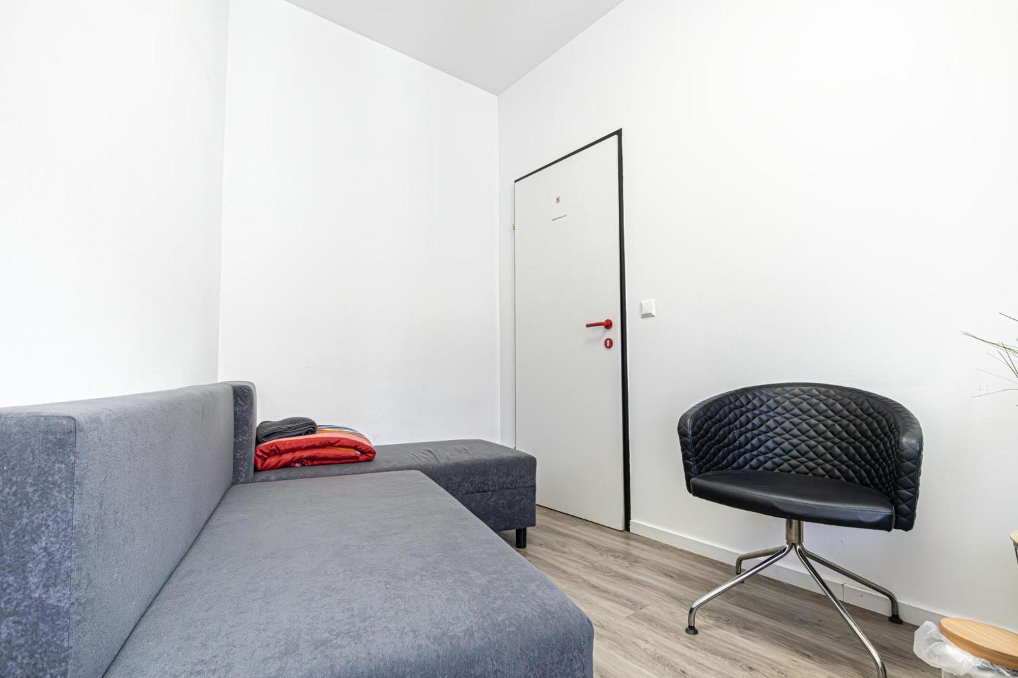 Near Schoenbrunn - Economy Rooms In Shared Apartment At Meidling Train Station Vienne Extérieur photo