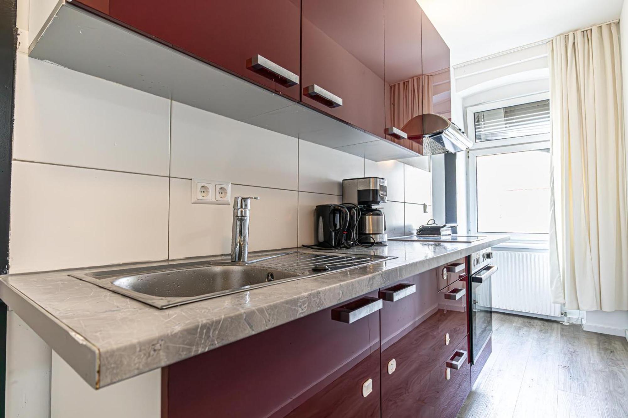 Near Schoenbrunn - Economy Rooms In Shared Apartment At Meidling Train Station Vienne Extérieur photo