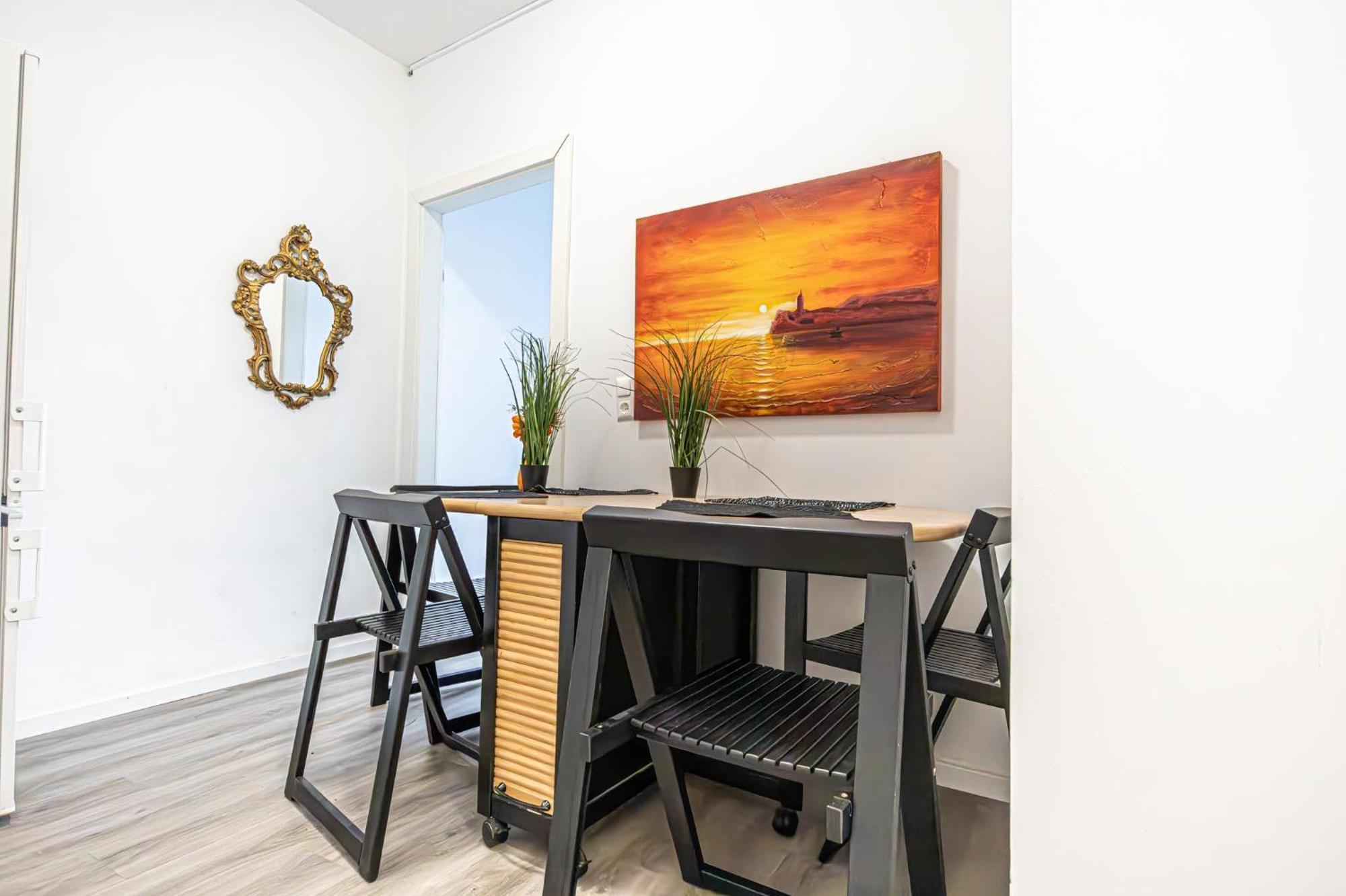 Near Schoenbrunn - Economy Rooms In Shared Apartment At Meidling Train Station Vienne Extérieur photo