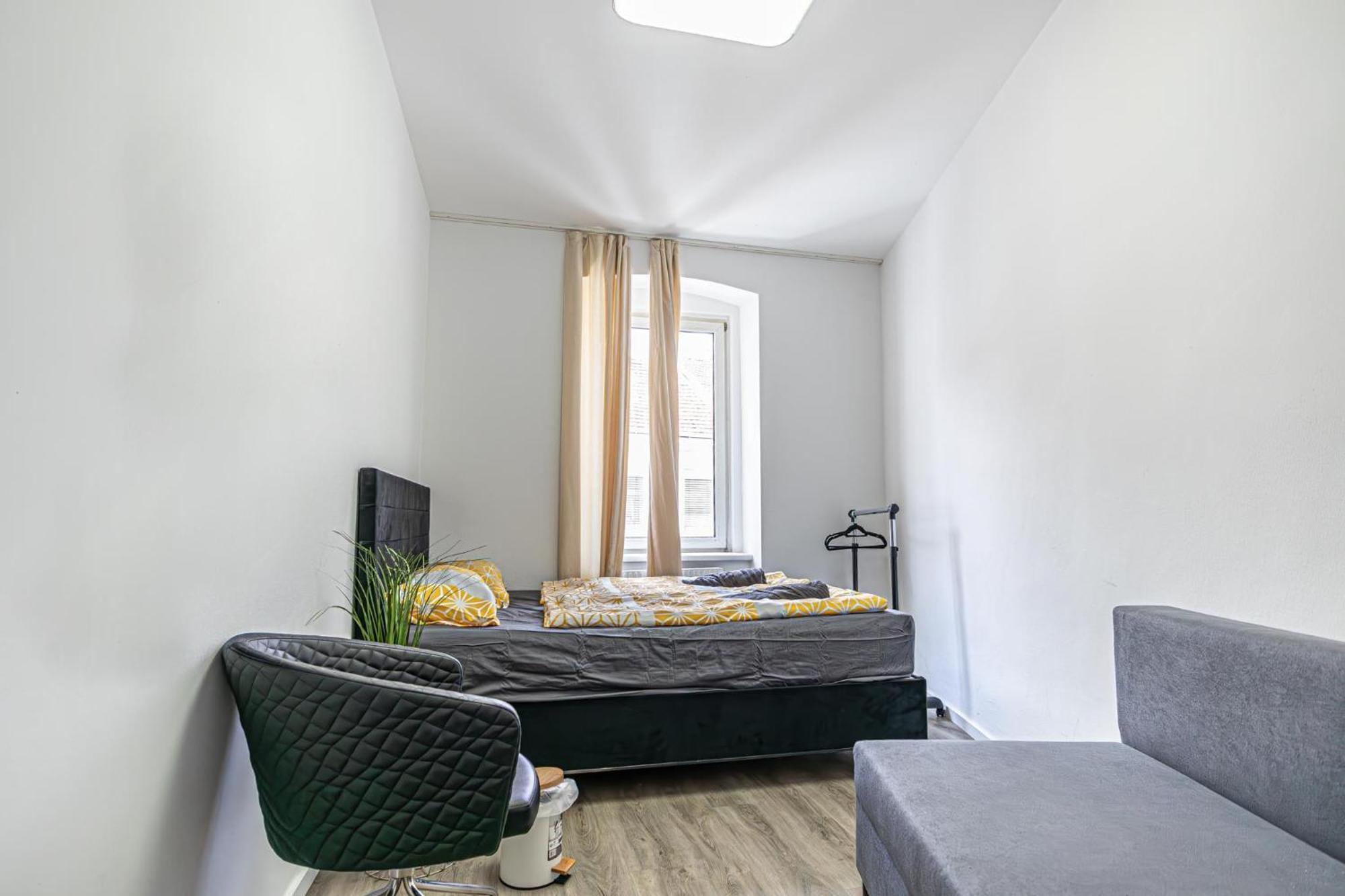 Near Schoenbrunn - Economy Rooms In Shared Apartment At Meidling Train Station Vienne Extérieur photo