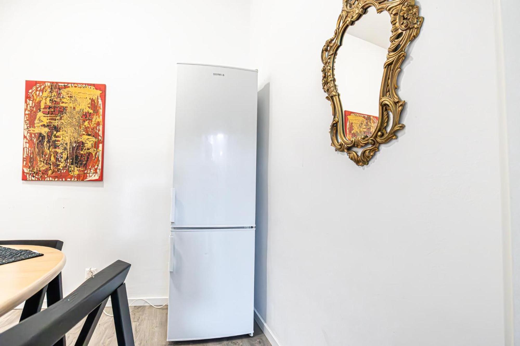 Near Schoenbrunn - Economy Rooms In Shared Apartment At Meidling Train Station Vienne Extérieur photo