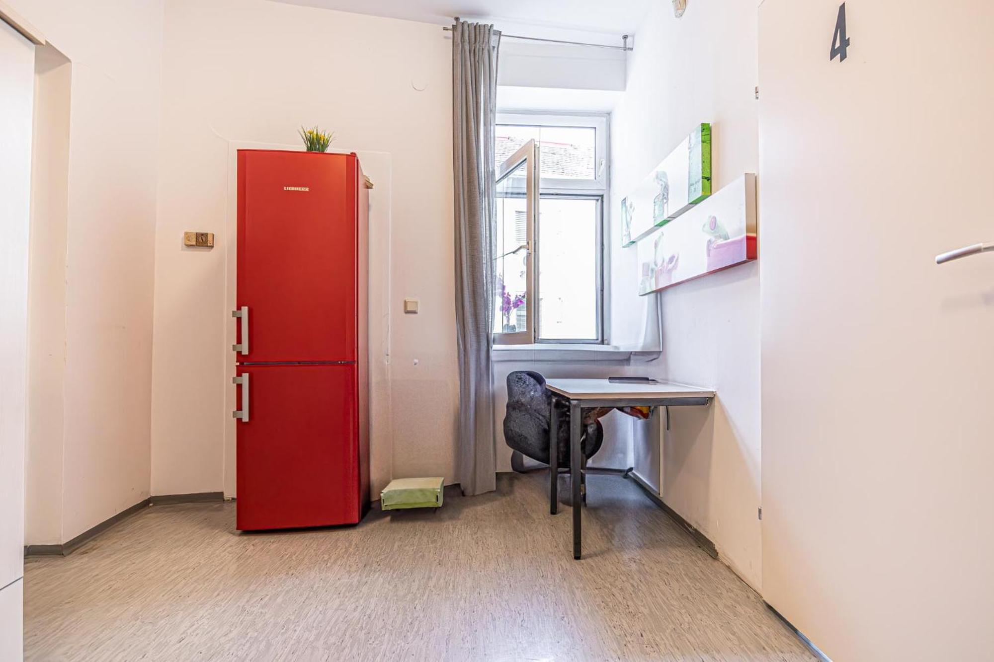 Near Schoenbrunn - Economy Rooms In Shared Apartment At Meidling Train Station Vienne Extérieur photo