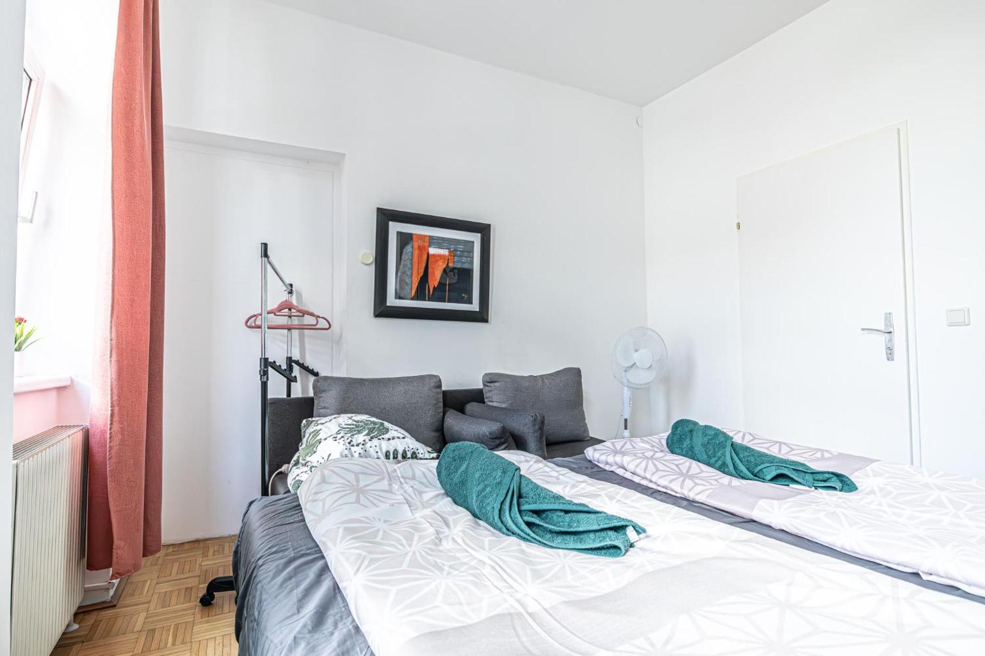 Near Schoenbrunn - Economy Rooms In Shared Apartment At Meidling Train Station Vienne Extérieur photo