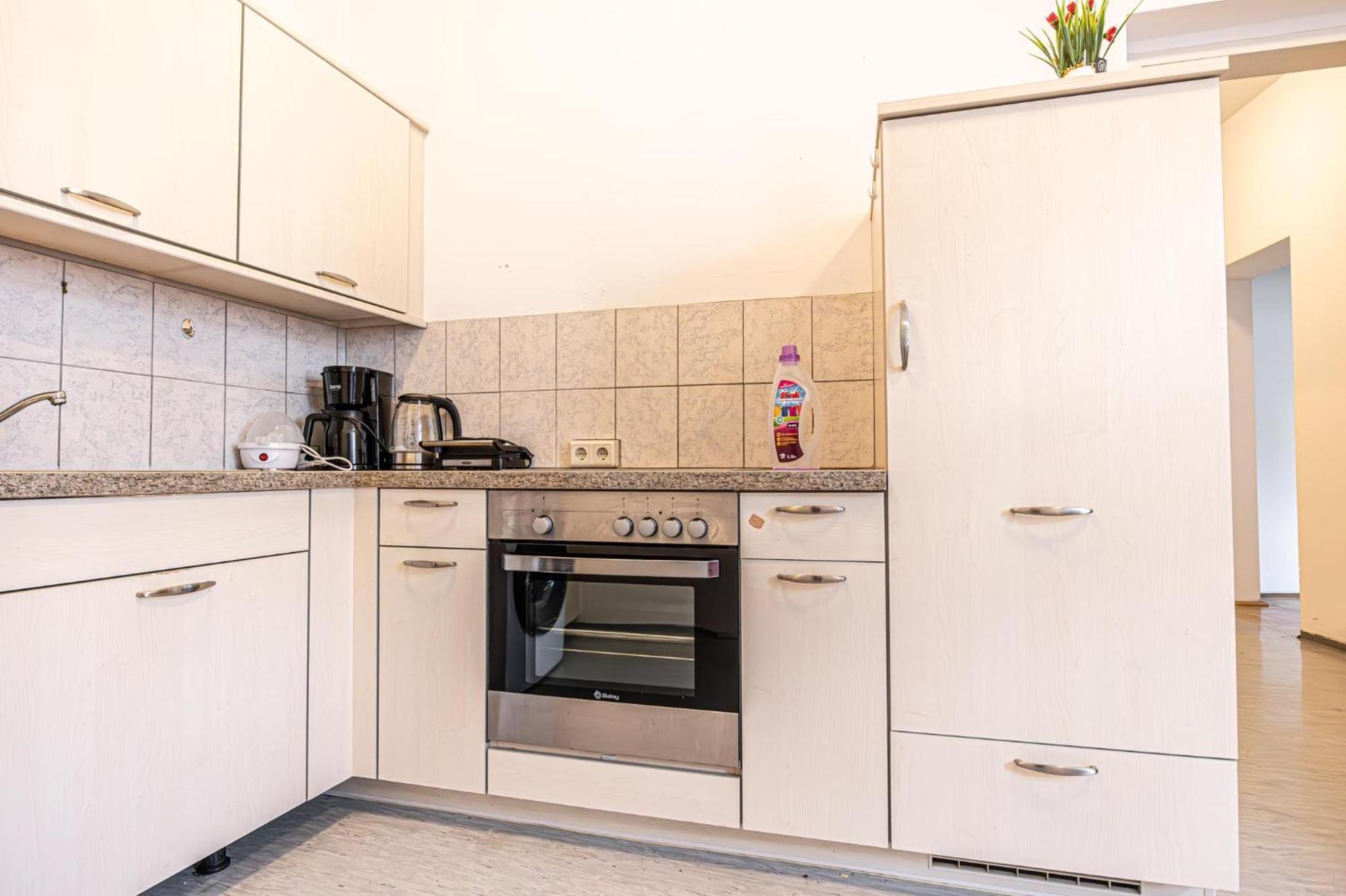 Near Schoenbrunn - Economy Rooms In Shared Apartment At Meidling Train Station Vienne Extérieur photo