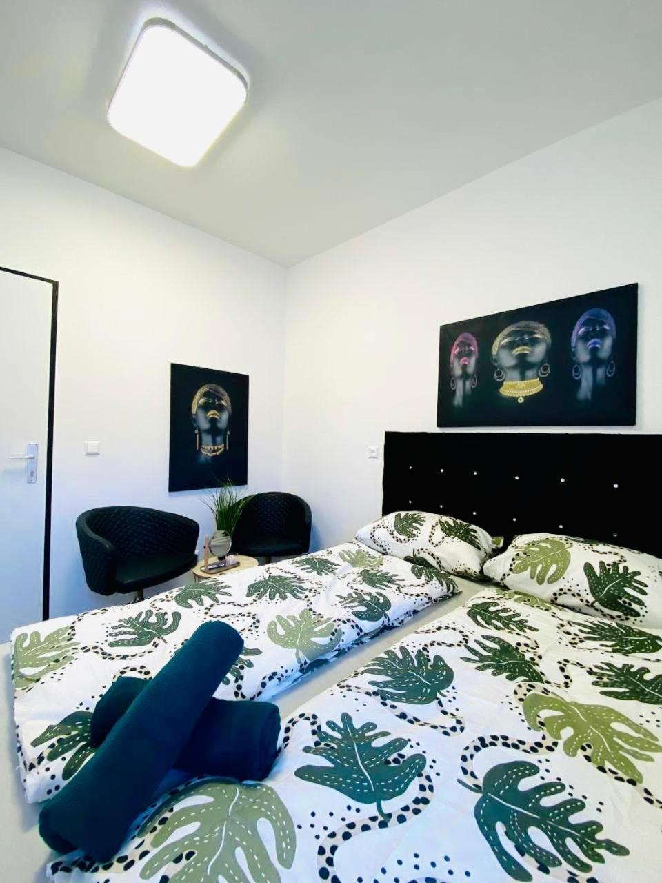 Near Schoenbrunn - Economy Rooms In Shared Apartment At Meidling Train Station Vienne Extérieur photo