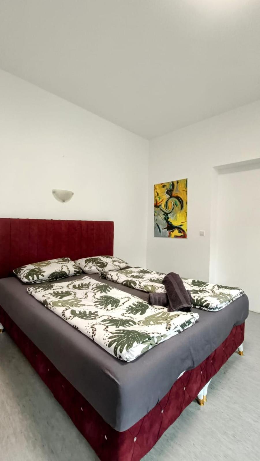 Near Schoenbrunn - Economy Rooms In Shared Apartment At Meidling Train Station Vienne Extérieur photo