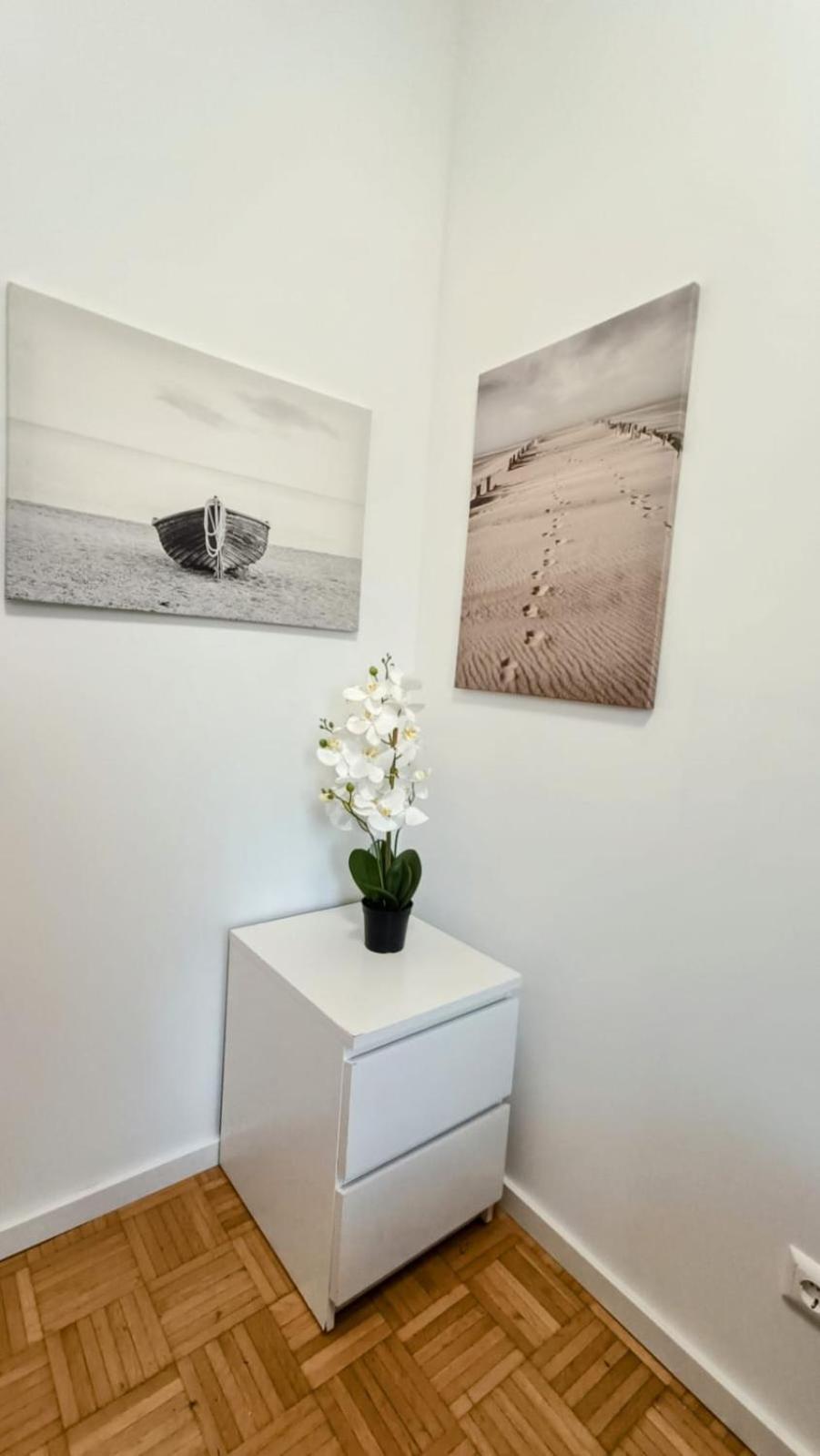 Near Schoenbrunn - Economy Rooms In Shared Apartment At Meidling Train Station Vienne Chambre photo